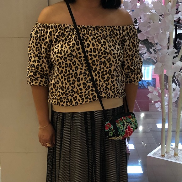 Floral Good Luck Embroidered Bag (4 Styles) - Picture 5 of 6